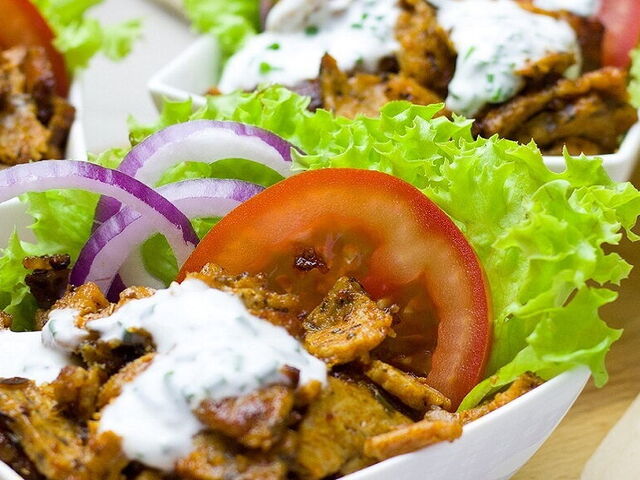 6 deliziosi piatti greci che devi provare ad ogni costo.