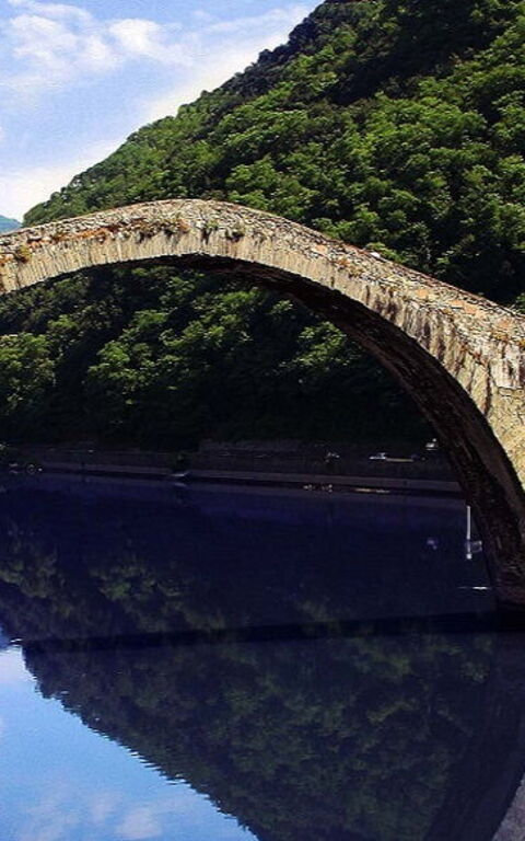 Il Ponte del Diavolo e Borgo a Mozzano