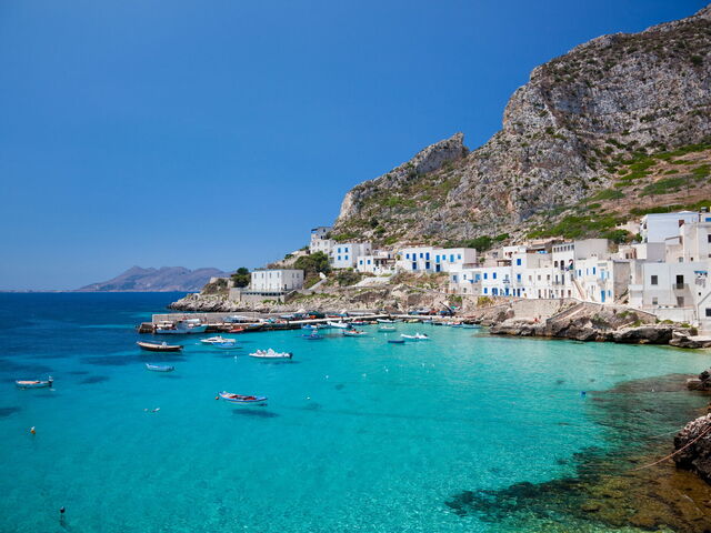 Una storia della buonanotte scritta nella pietra e nel mare