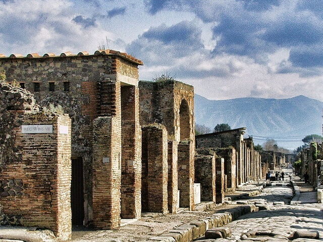 Un viaggio lungo duemila anni a Pompei