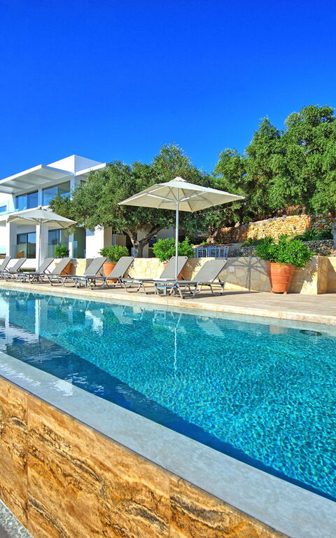 Scoprite BlueWhite: Dove l'eleganza scandinava incontra il lusso greco