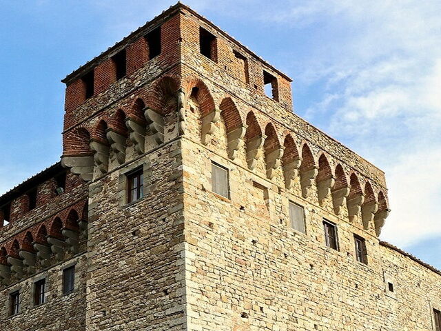 Mistero, magia e fantasmi: il Castello di Lari