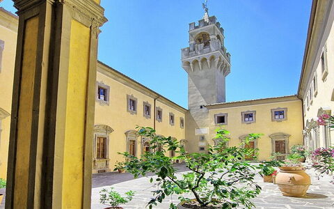 L'Incredibile Storia Del Castello Di Montegufoni