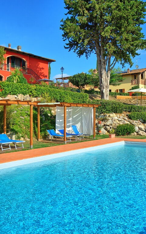 Casa Rossa: all'aperto, Esterni, Giardino, Piscina