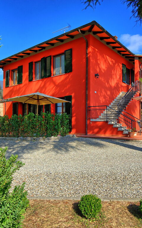 Casa Rossa: all'aperto, Esterni, Giardino