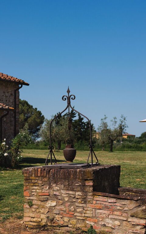 Pozzo Dei Desideri: all'aperto, Esterni, Giardino