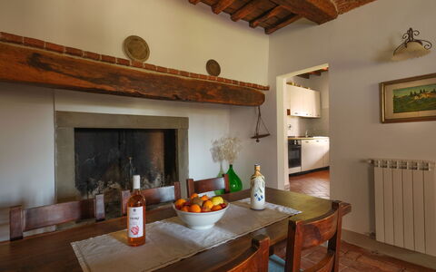 Alloggio Pozzo Dei Desideri 2: Sala da pranzo, Soggiorno