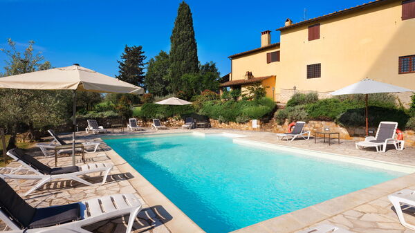 Pozzo dei Desideri: all'aperto, Esterni, Piscina