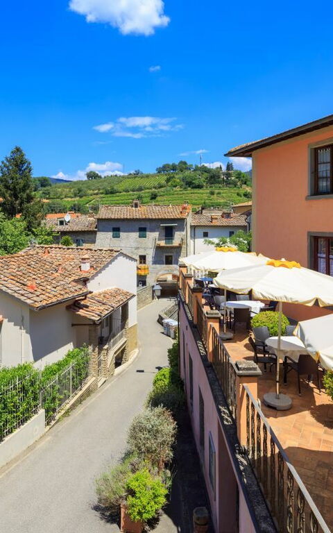 Palazzo a Greve: all'aperto