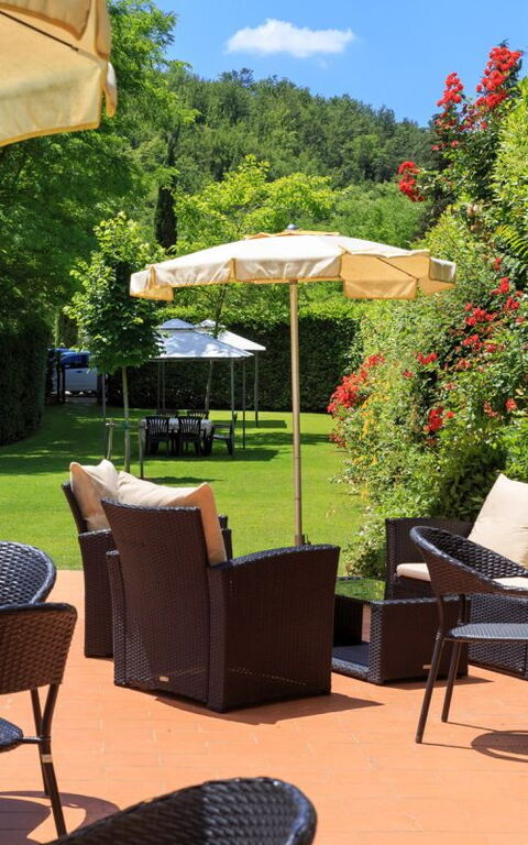 Palazzo a Greve: all'aperto, Estate