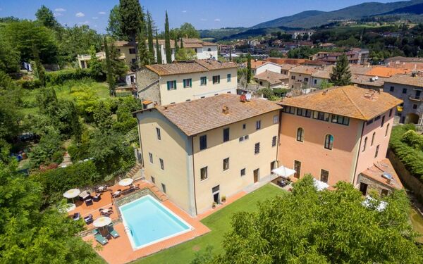 Palazzo a Greve: all'aperto, Piscina