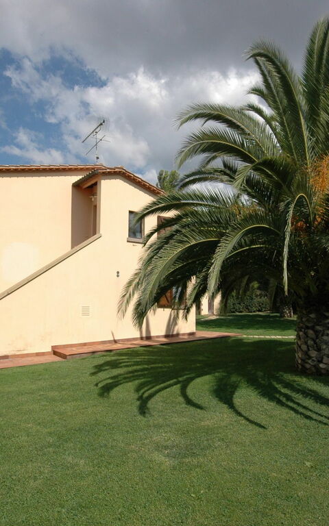 Poderino: all'aperto, Esterni, Giardino