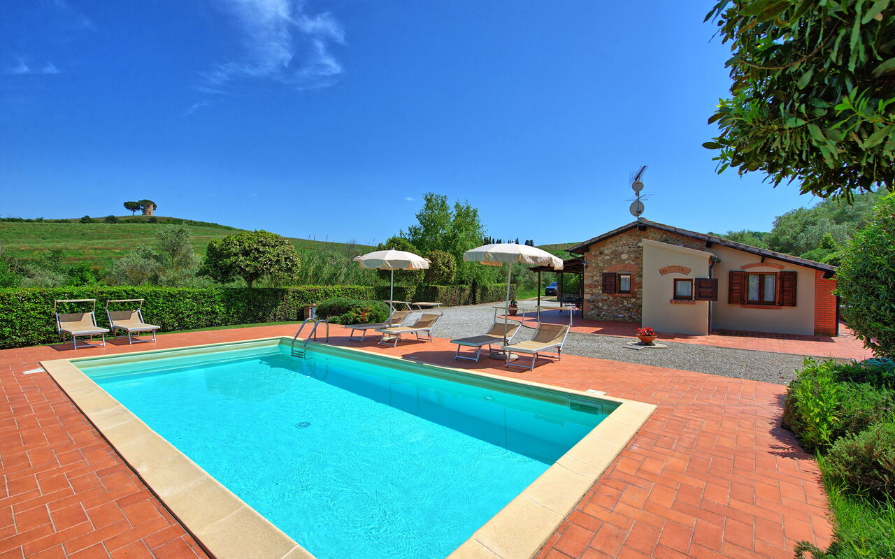 Cuccardino: all'aperto, Piscina