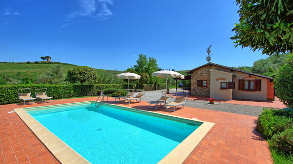 Cuccardino: all'aperto, Piscina