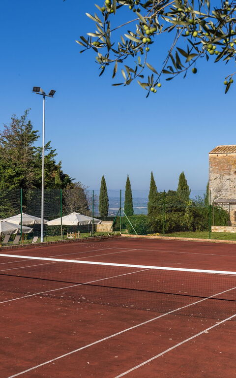 Villa Simone: all'aperto, Attività
