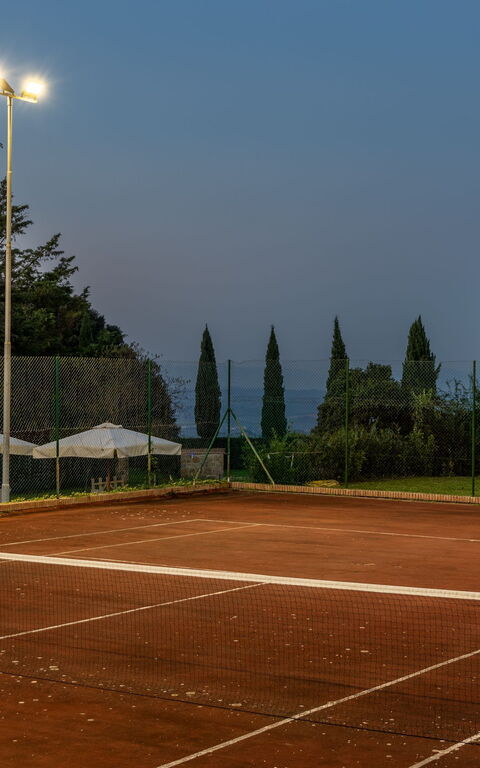 Villa Simone: all'aperto, Attività