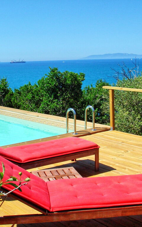 Presidio: Giardino, Piscina