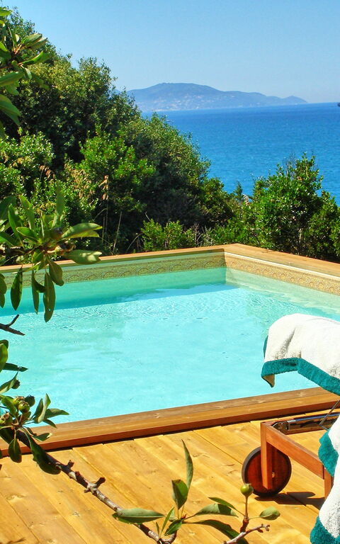 Presidio: Giardino, Piscina