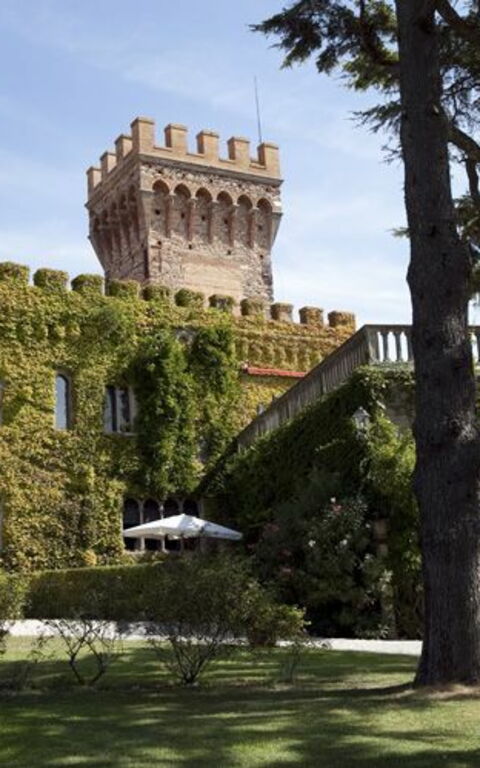Castello Leopoldo: Esterni, Giardino