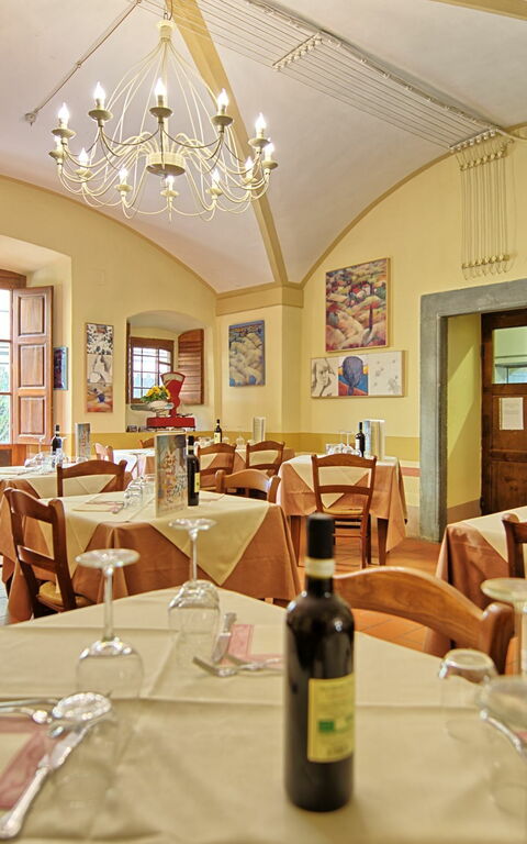 Montegufoni: Servizi