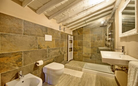 Alloggio Montegufoni 28: Bagno