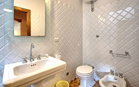 Alloggio Montegufoni 19b: Bagno
