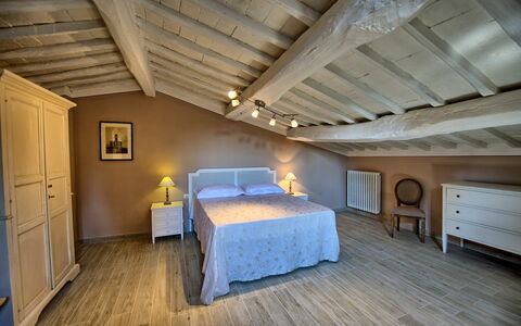 Alloggio Montegufoni 28: Camera da letto
