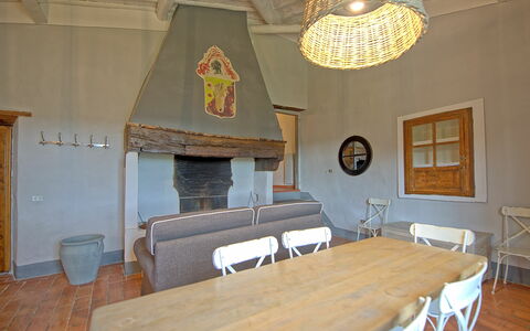 Alloggio Acciaioli 14: Cucina, Sala da pranzo, Soggiorno