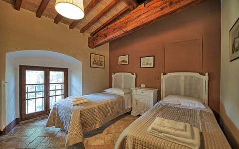 Alloggio Montegufoni 19b: Camera da letto