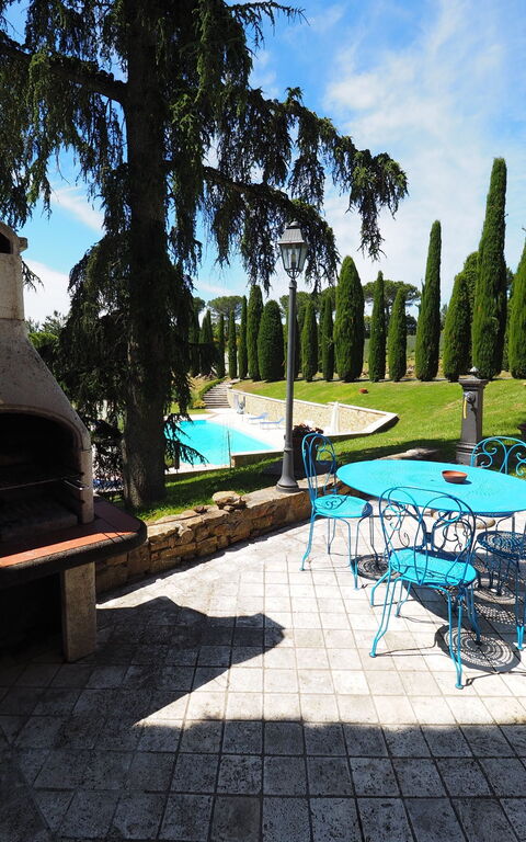 Cornocchio: Giardino, Piscina