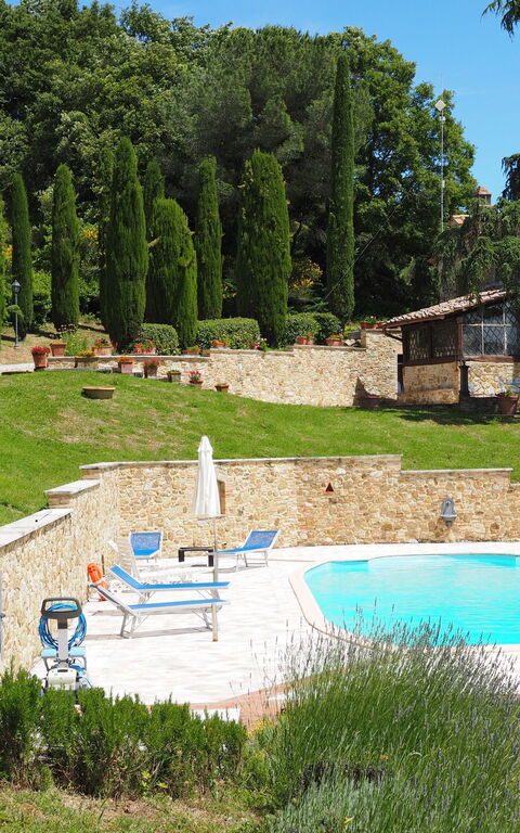 Cornocchio: Giardino, Piscina