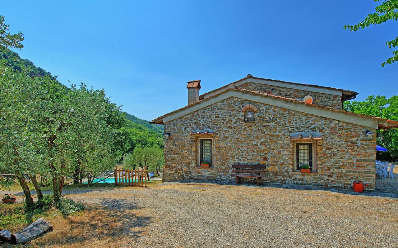 Poggio Conca: Esterni, Giardino