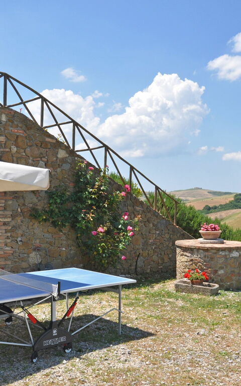 Castelmuzio: Caratteristiche