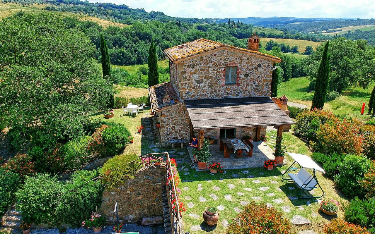 Castelmuzio: all'aperto
