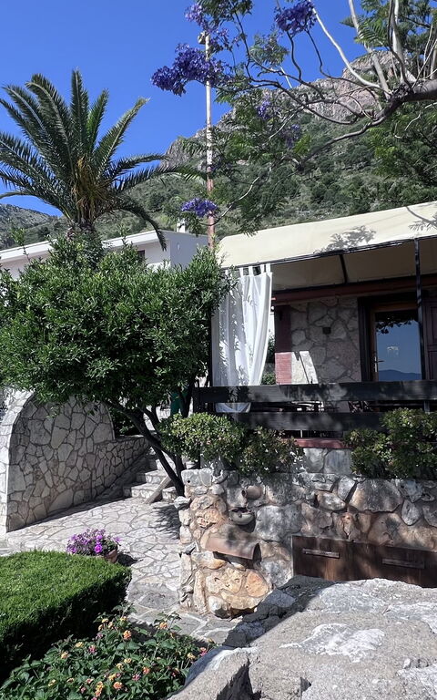 Castellammare: Esterni, Giardino, Piscina