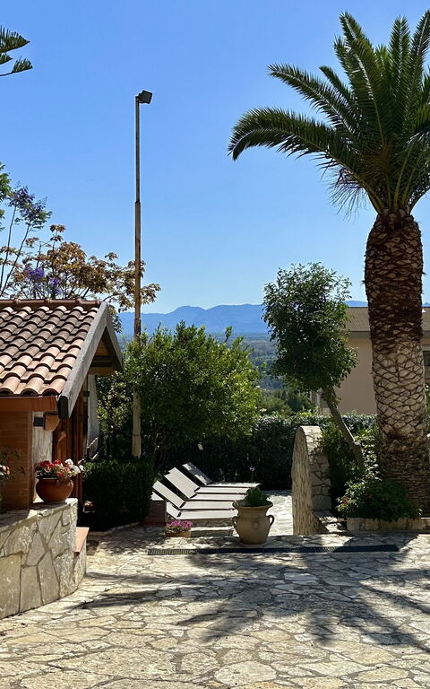 Castellammare: Esterni, Giardino, Vista Panoramica