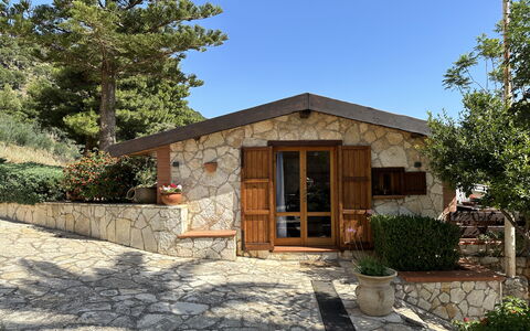 Alloggio Castellammare 1: Entrata Principale, Esterni