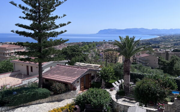 Castellammare: Esterni, Vista Panoramica