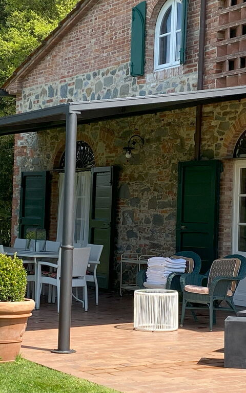 Villa Fontine: all'aperto, Estate, Giardino