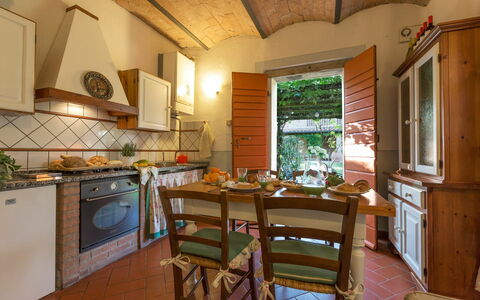 Alloggio Montelopio 1: Cucina, Sala da pranzo, Soggiorno