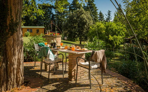 Alloggio Montelopio 4: all'aperto, Giardino