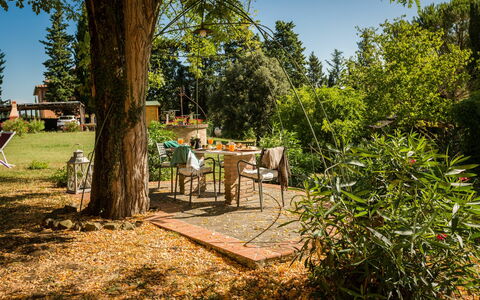 Alloggio Montelopio 4: all'aperto, Giardino