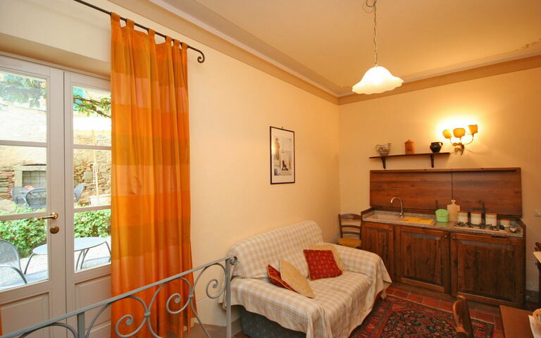 Alloggio Santo Agostino Glicine: Cucina, Sala da pranzo, Soggiorno