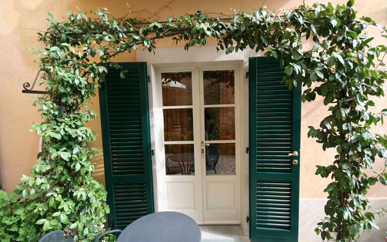 Santo Agostino: all'aperto, Esterni