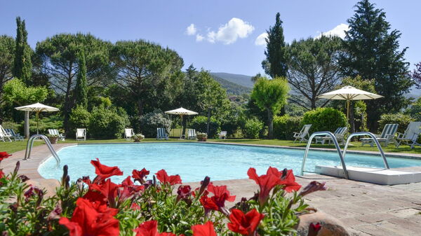 San Pietro: Giardino, Piscina