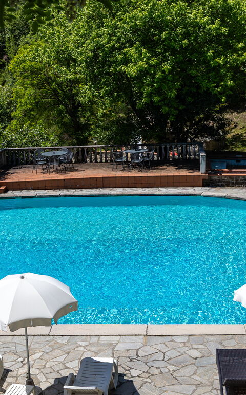 Villa Contessa: all'aperto, Piscina