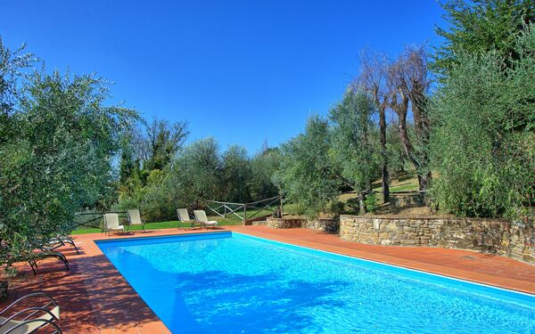 La Selva: Giardino, Piscina