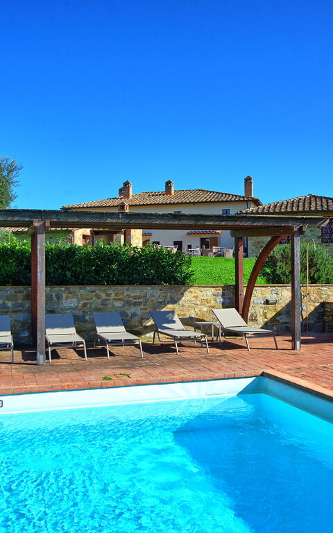 Fornacino: all'aperto, Esterni, Piscina