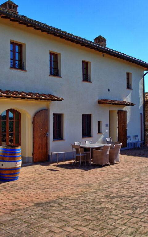 Fornacino: all'aperto, Esterni