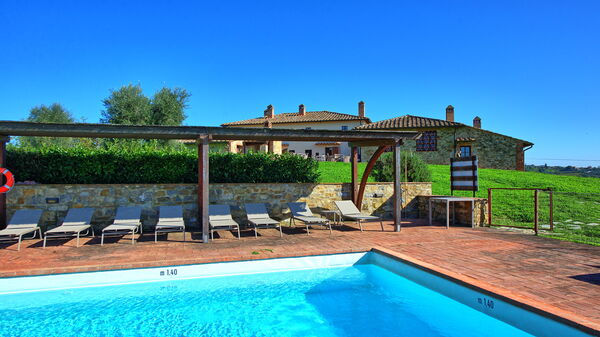 Fornacino: all'aperto, Esterni, Piscina